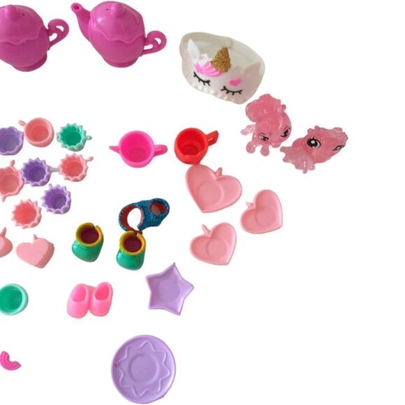 Itty Bitty Prettys Tea Party 5 Dolls Accessories Lot Large Set Miniatures Zuru. - Picture 11 of 14